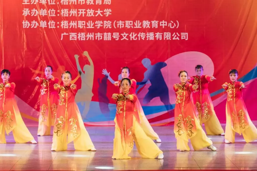 b3d708438af014ed_html_6049d8e2b995a14e