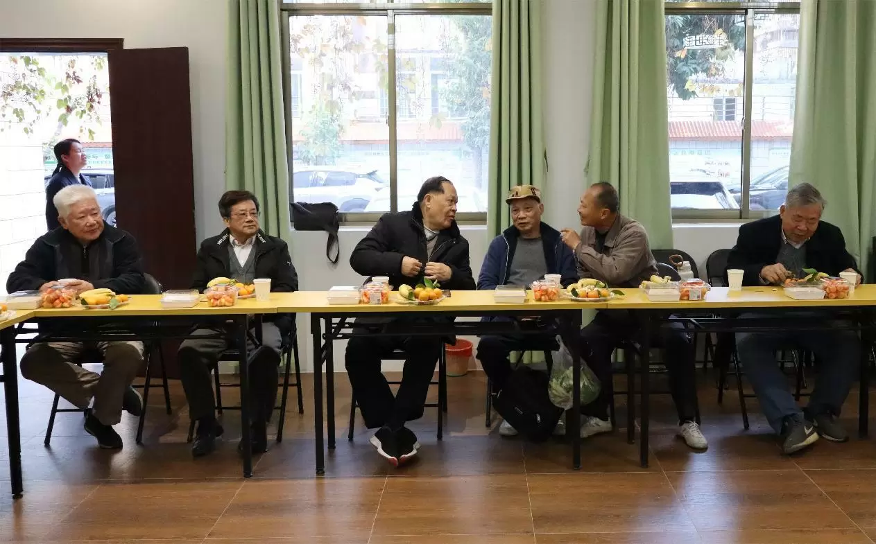 e072430c75f0b2bb_html_492f1a8cfa3ec29d